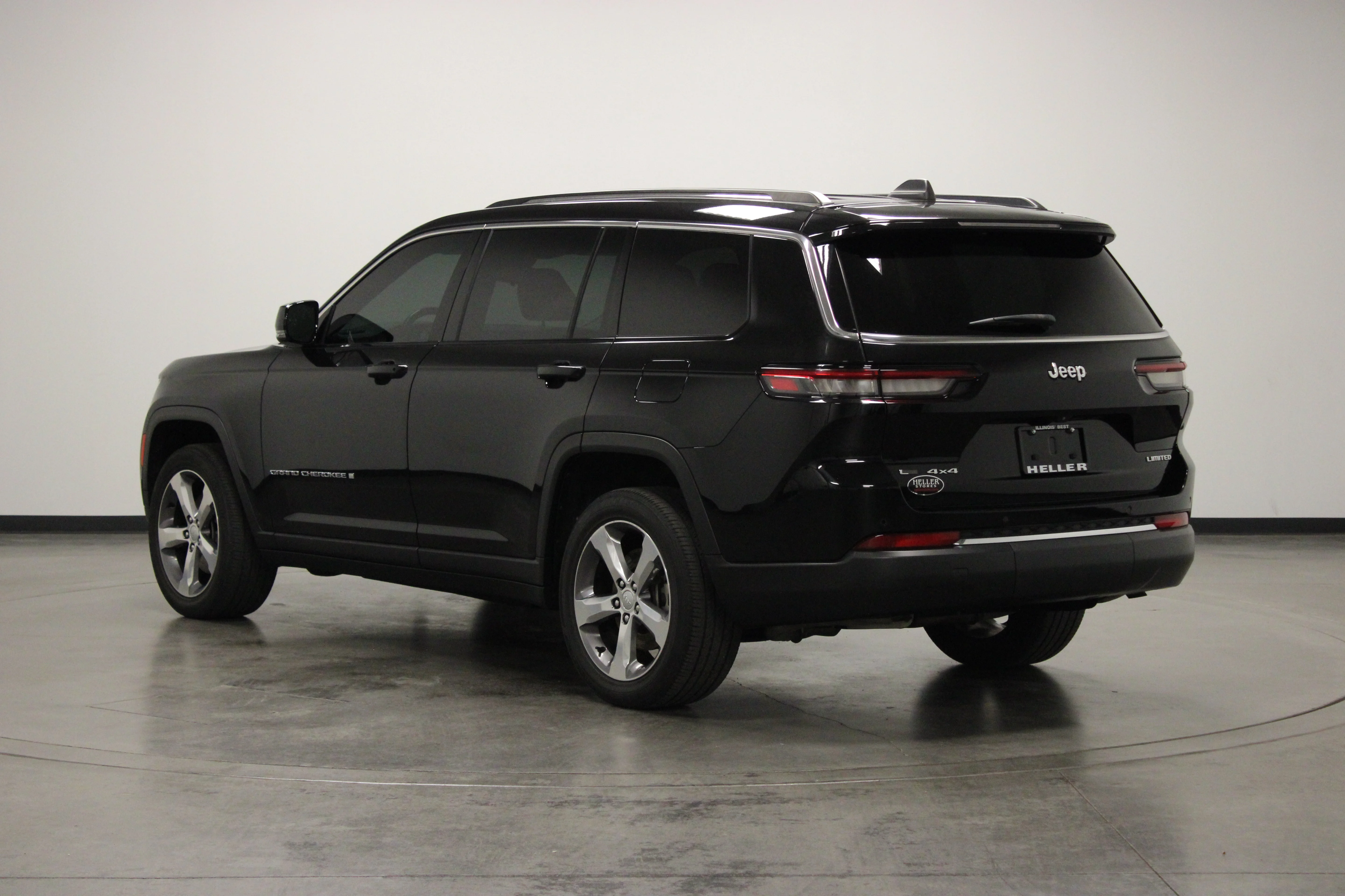 Used 2021 Diamond Black Crystal Pearlcoat Jeep Limited image 6