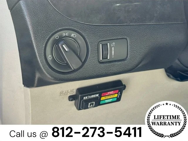 Used 2016 Silver Dodge SE image 10
