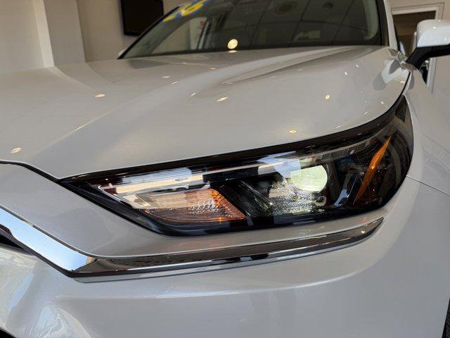 Certified Used 2026 WIND CHILL PEARL Toyota  image 64