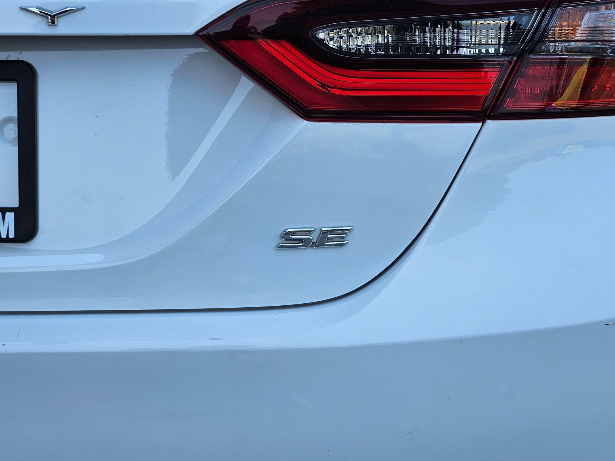 Used 2024 Ice Cap Toyota SE image 29