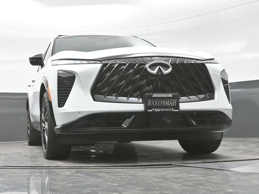 New 2027 2T RAD WHT INFINITI Autograph AWD image 31