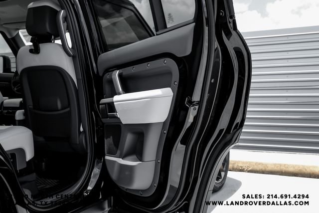New 2026 Santorini Black Land Rover X-Dynamic SE image 41