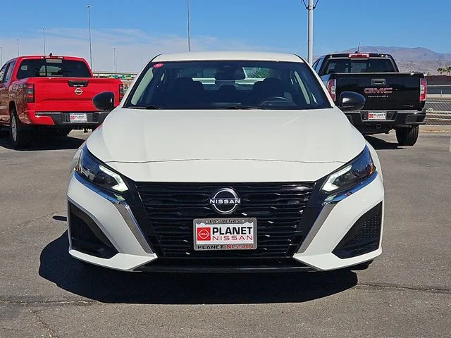 Certified Used 2025 Glacier White Nissan 2.5 SV image 5