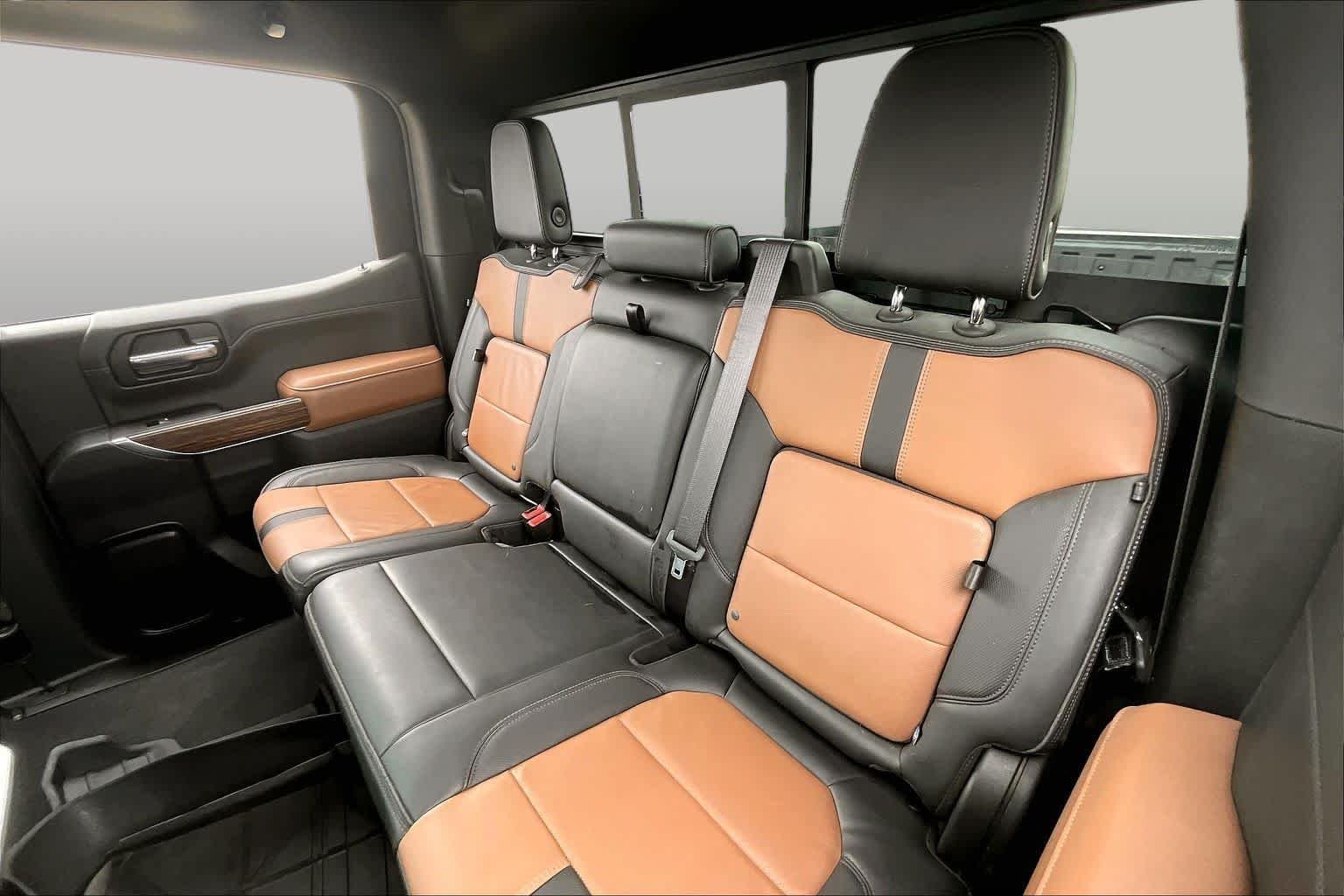 Used 2022 Iridescent Pearl Tricoat Chevrolet High Country image 20