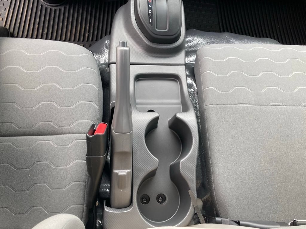 New 2025 Arc White Chevrolet MEDIUM ASH GRAY image 6