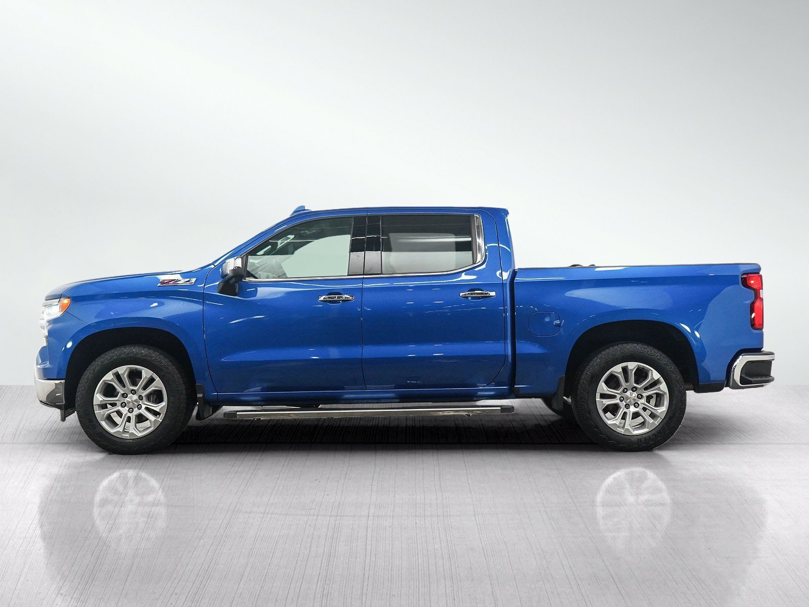 Used 2022 Chevrolet Silverado 1500 LTZ with VIN 1GCUDGED9NZ593354 for sale in White Bear Lake, Minnesota
