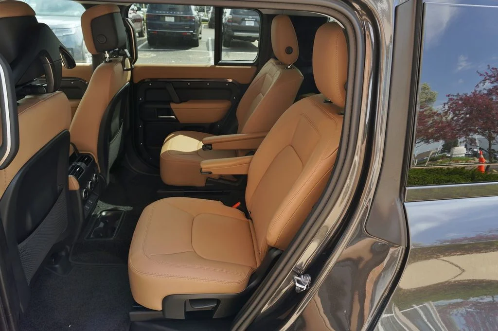 New 2026 Carpathian Grey Land Rover X-Dynamic SE image 33