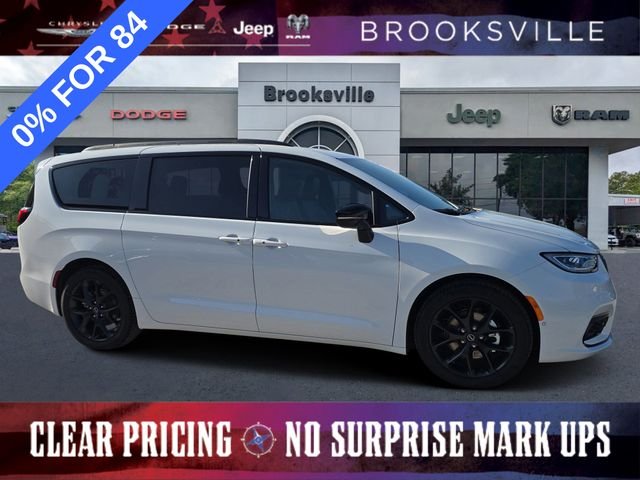 2026 Chrysler Pacifica Limited's photo
