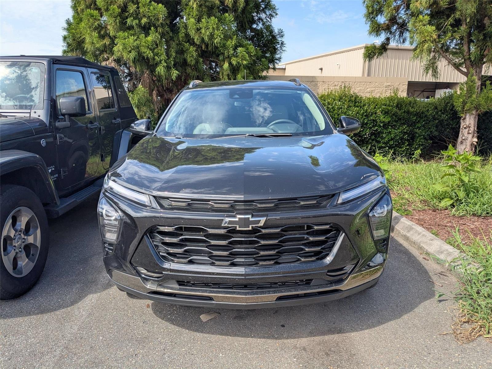 Used 2025 Mosaic Black Metallic Chevrolet ACTIV image 2