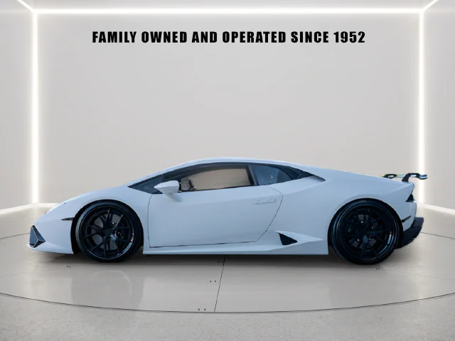 Used 2016  Lamborghini  image 8