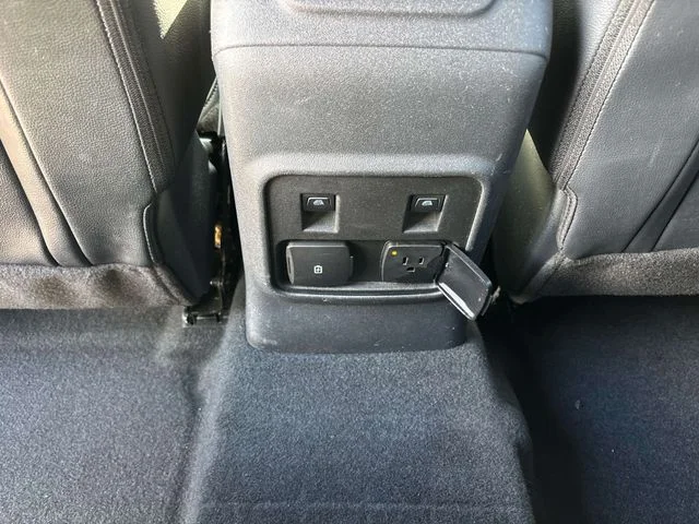 Used 2021 Black Ford Wildtrak image 13