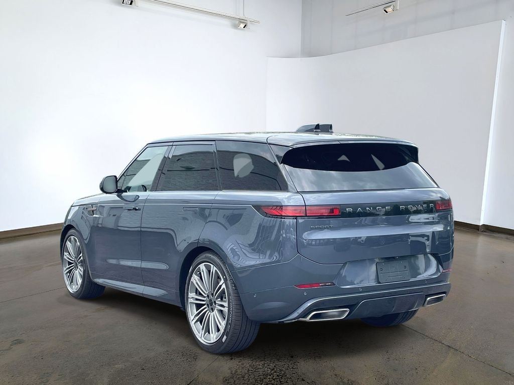 New 2026 Varesine Blue Land Rover Dynamic SE image 6