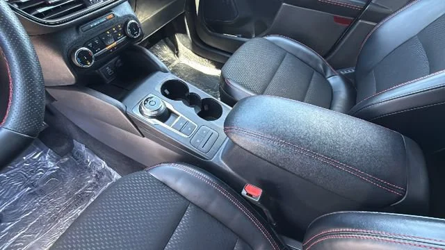 2025 Ford Escape ST-Line - Photo 13