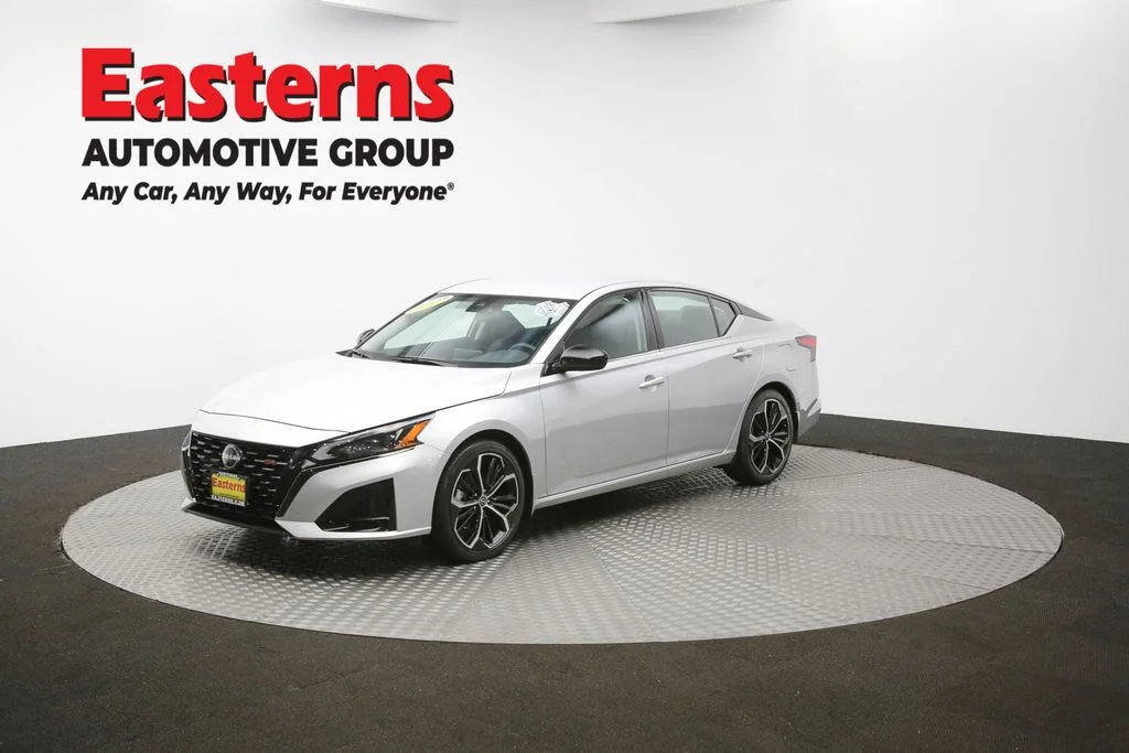 Used 2023 Silver Nissan 2.5 SR image 52