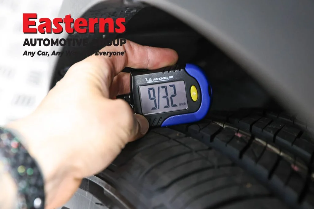 Used 2025 Red Nissan SV image 27