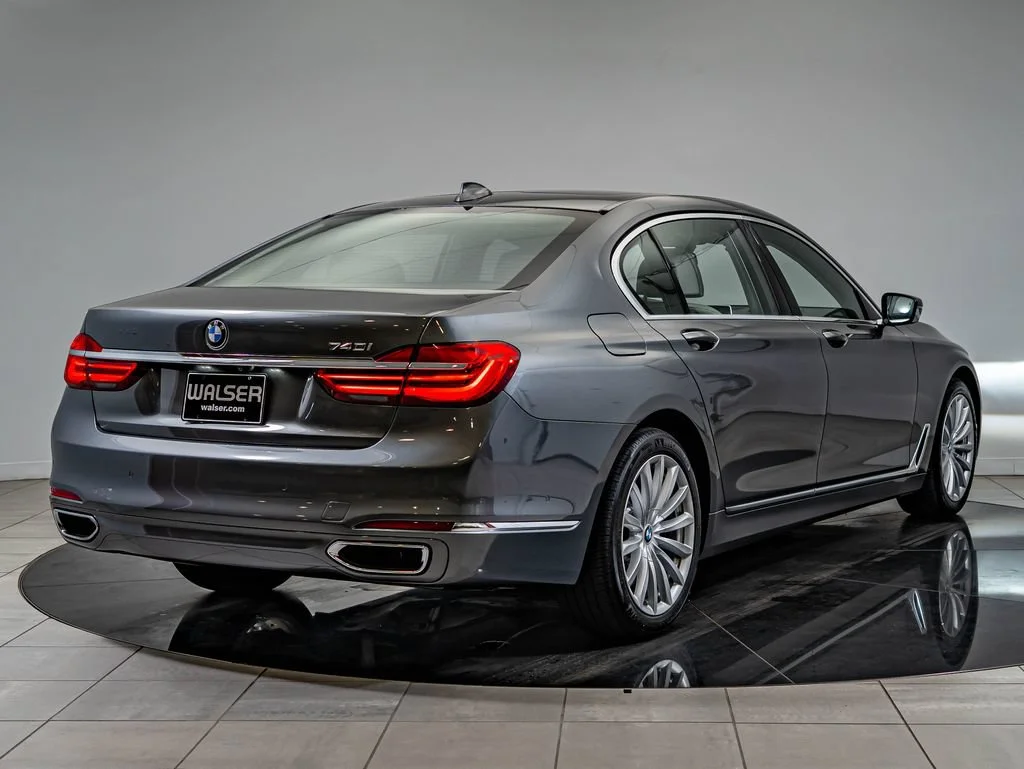 Used 2016 Gray Metallic BMW 740i image 5