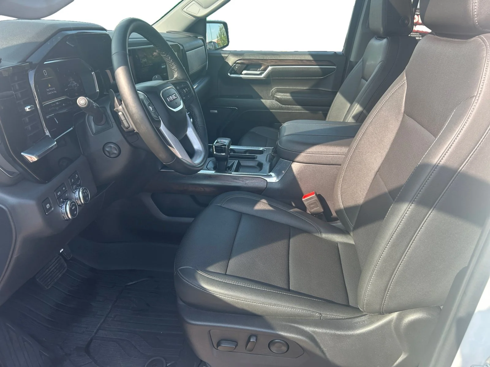 Used 2024 White GMC SLT Crew Cab 6.2L Leather Sunroof 4x4 image 14