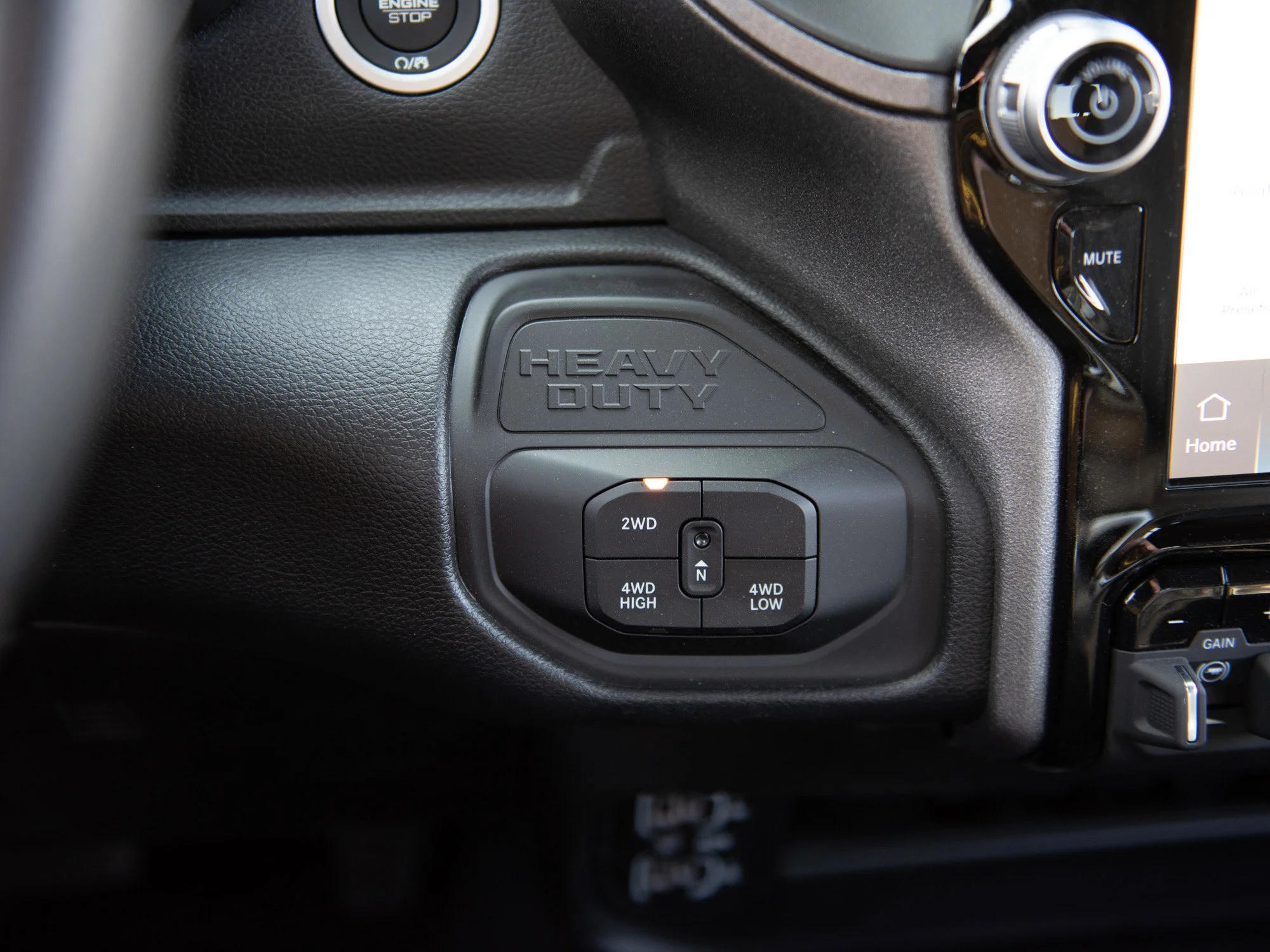 New 2026 White RAM Tradesman*, 12 Inch Screen, Apple CarPlay, 5th Wheel Prep image 17