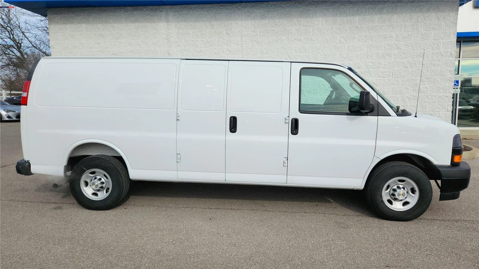 2025 Chevrolet Express Cargo