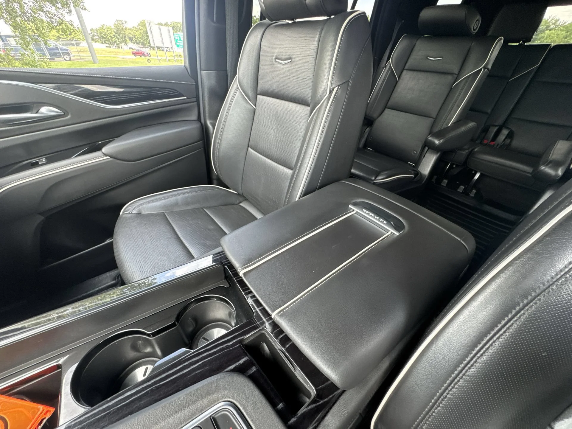 Used 2022 Black Raven Cadillac Sport image 21
