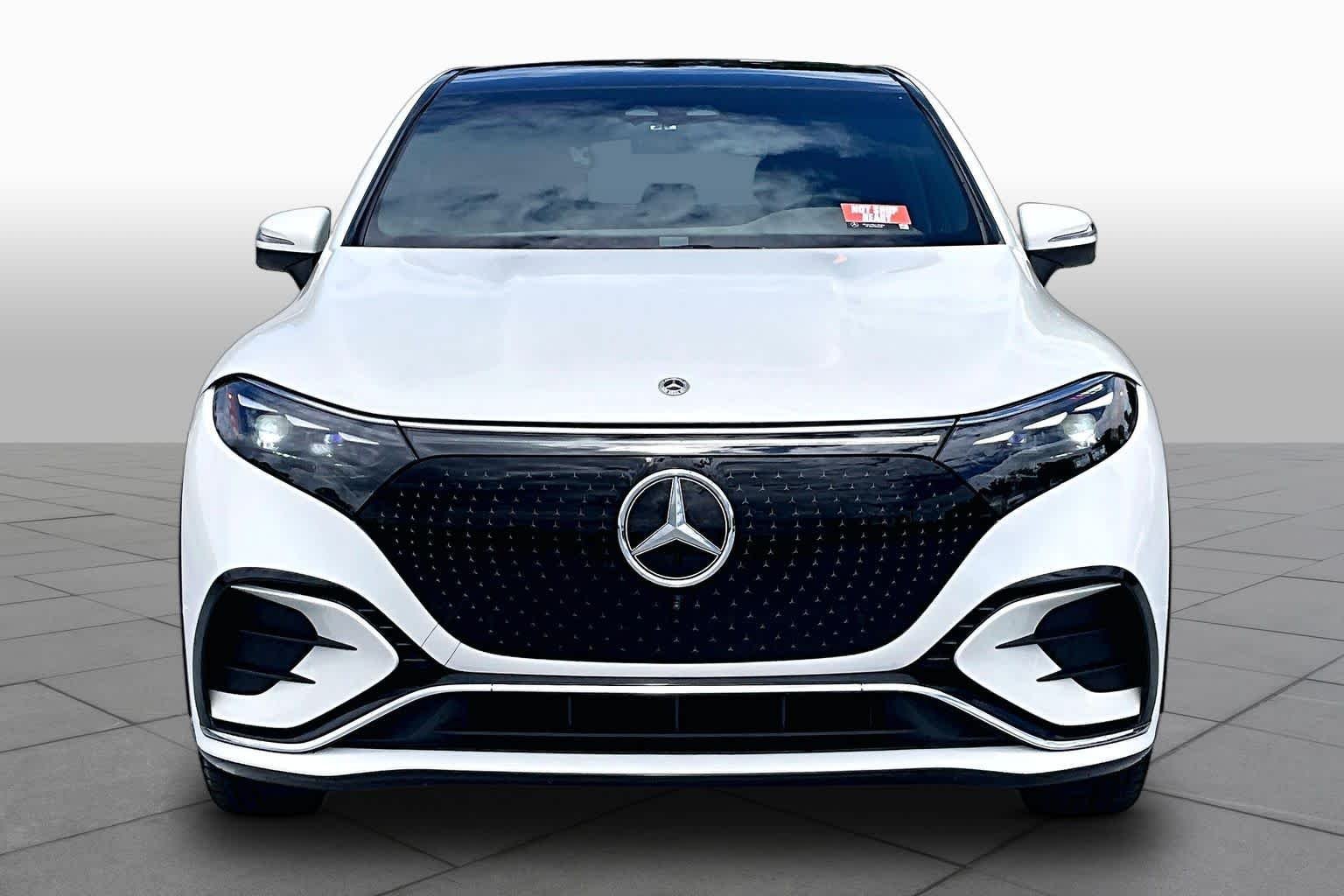 Certified Used 2023 MANUFAKTUR Diamond White Mercedes-Benz EQS 580 image 3