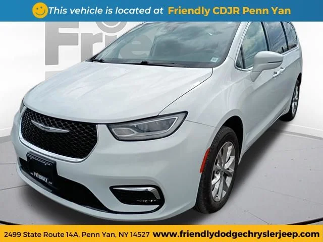 2021 Chrysler Pacifica Touring L's photo
