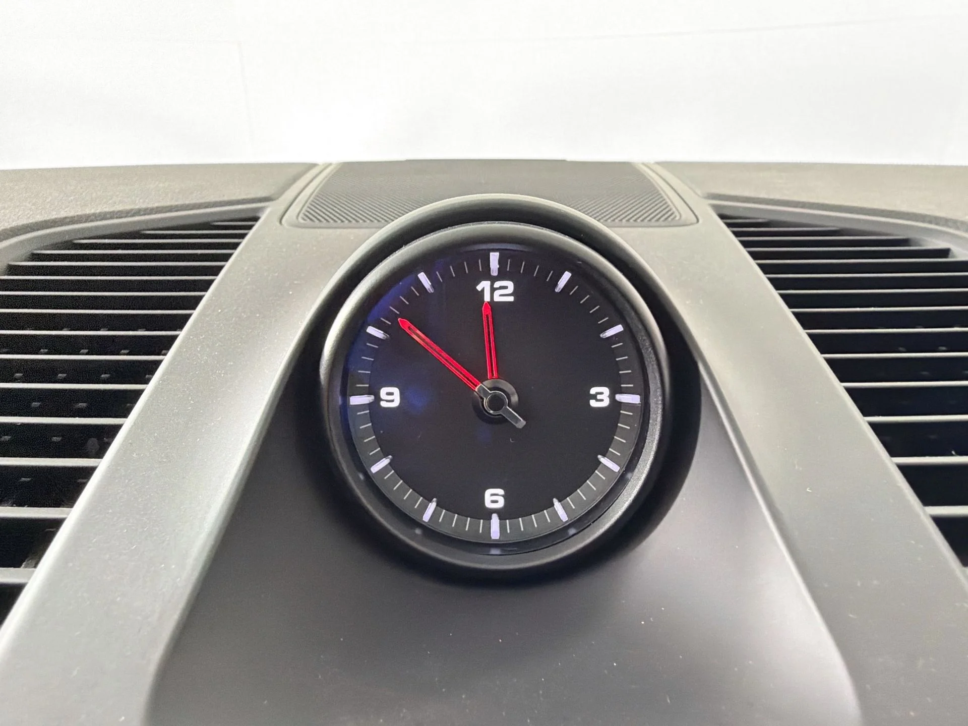 Used 2022  Porsche Platinum Edition image 24