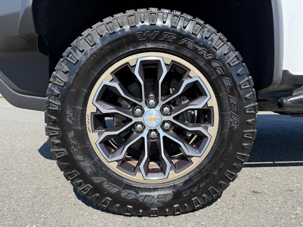Used 2020 White Chevrolet ZR2 image 9