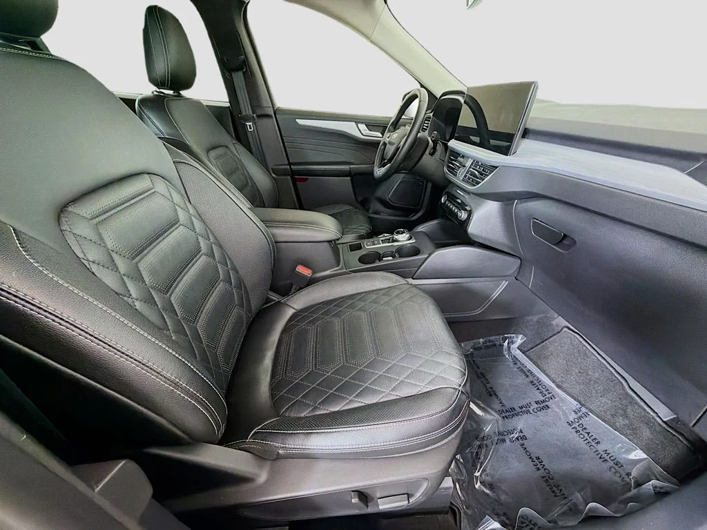 Used 2023 Carbonized Gray Metallic Ford Platinum image 26
