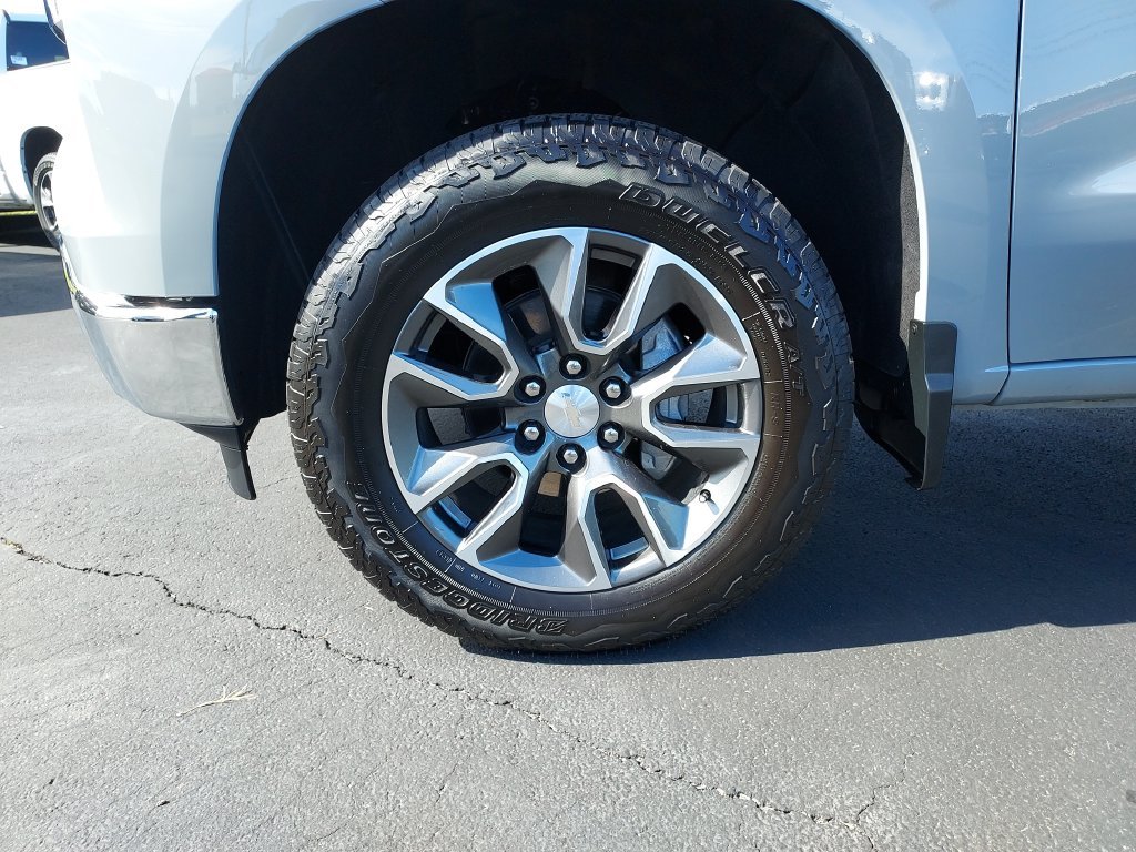 Used 2024 Gray Chevrolet LT image 10