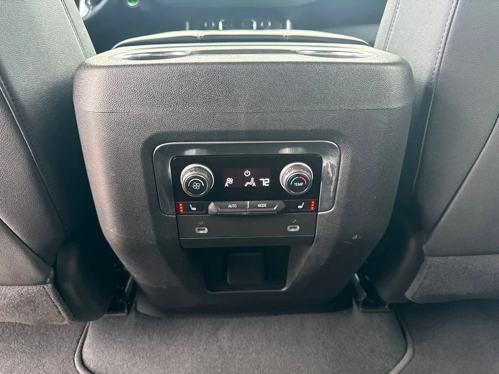 Used 2023 Black Chevrolet Z71 image 15