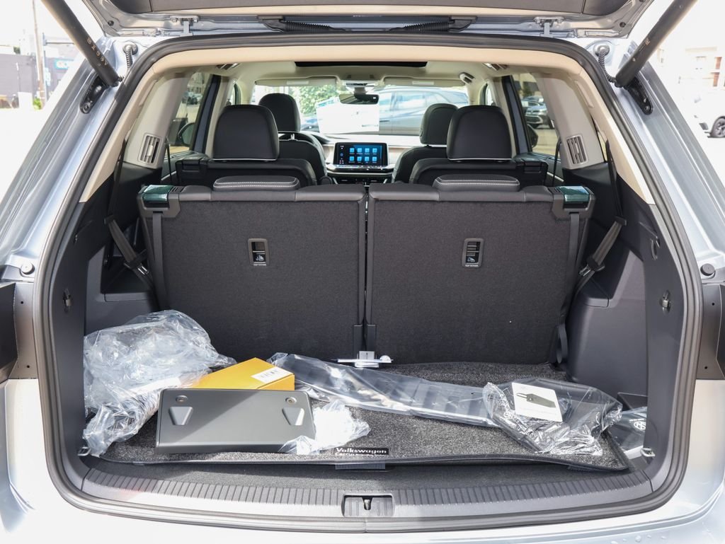 New 2026 Silver Volkswagen 2.0T SEL Premium R-Line image 10