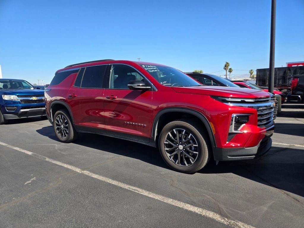2025 Chevrolet Traverse FWD LT's photo