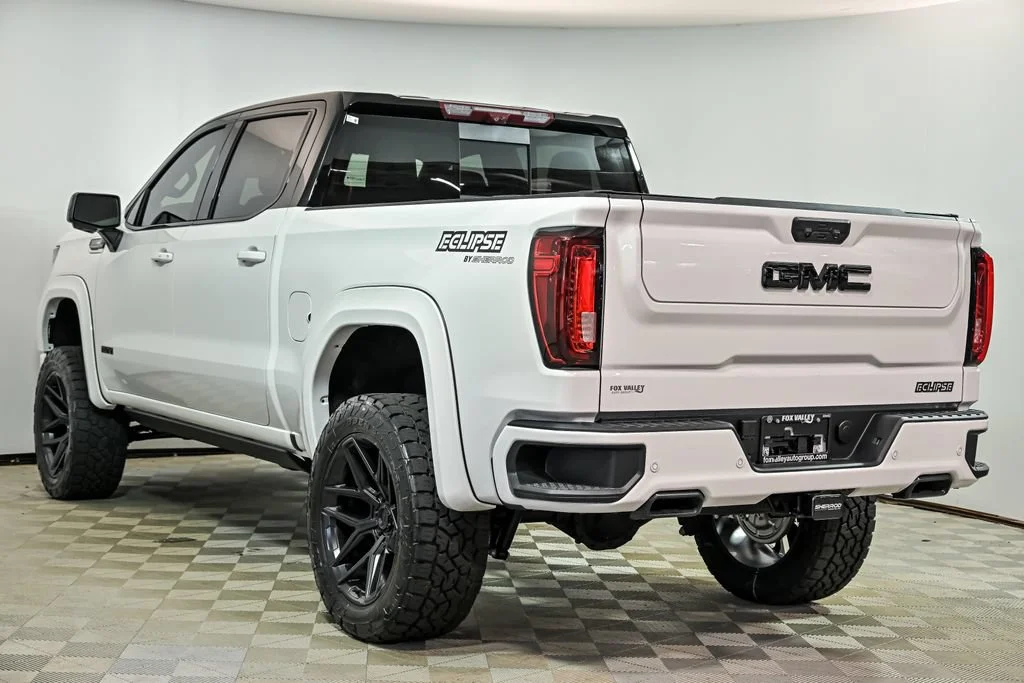 New 2026 Summit White GMC AT4 image 4