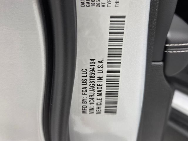 New 2026 Silver Zynith Exterior Paint Jeep Laredo X image 19