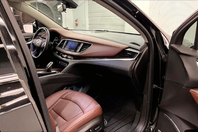 Used 2021 Ebony Twilight Metallic Buick Avenir image 19