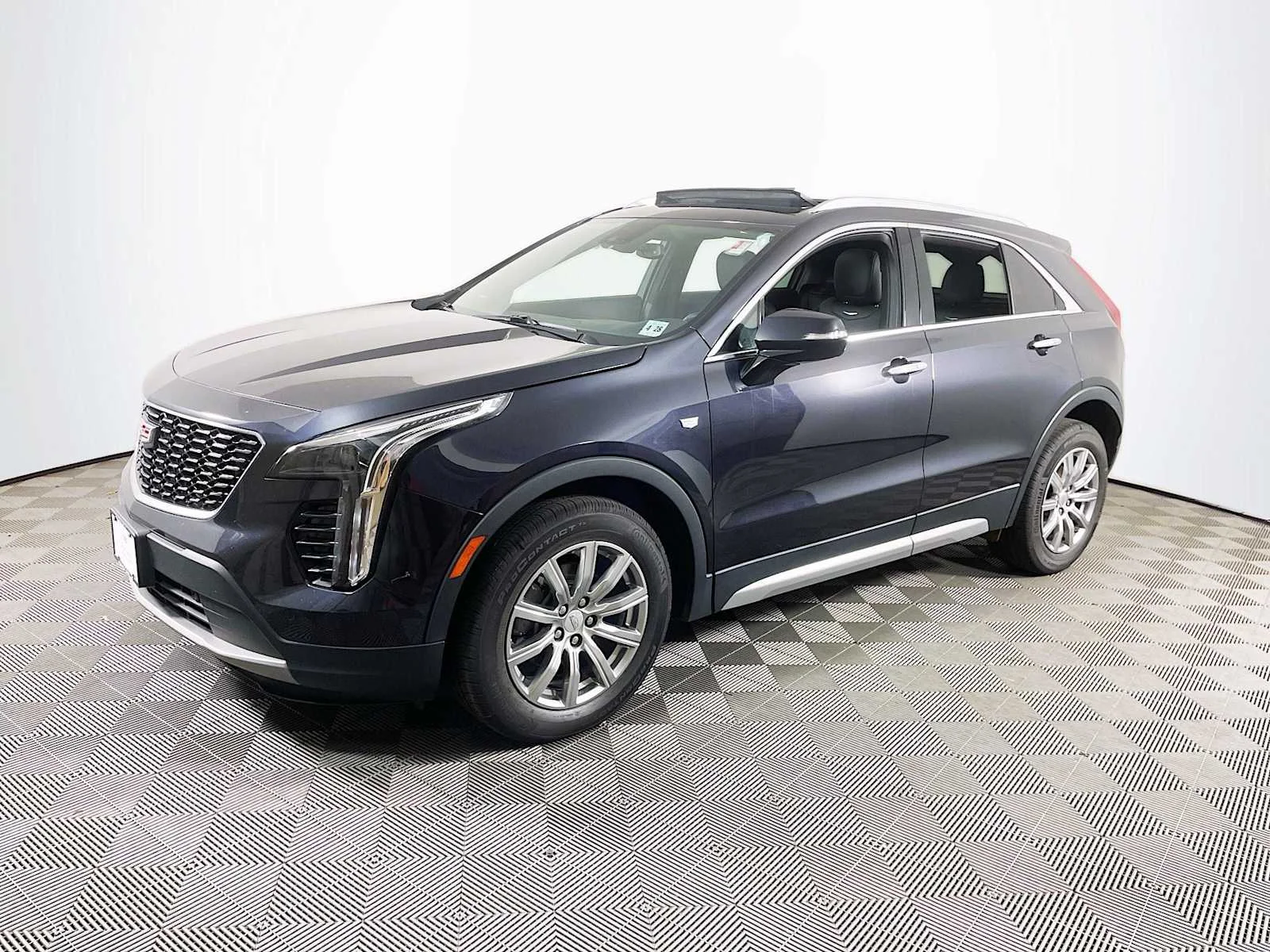 2023 Cadillac XT4 AWD Premium Luxury
