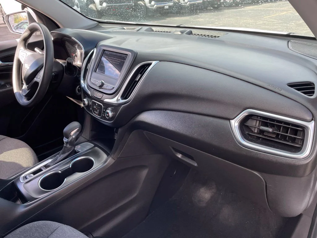 Used 2022 White Chevrolet LT image 11