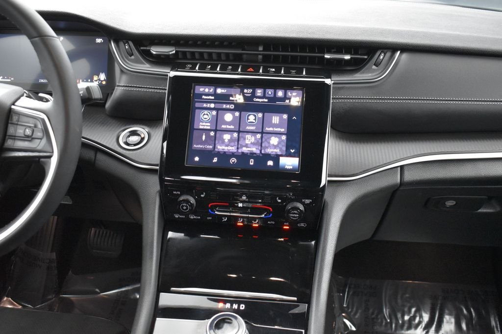 Used 2025 Silver Zynith Jeep Altitude image 14