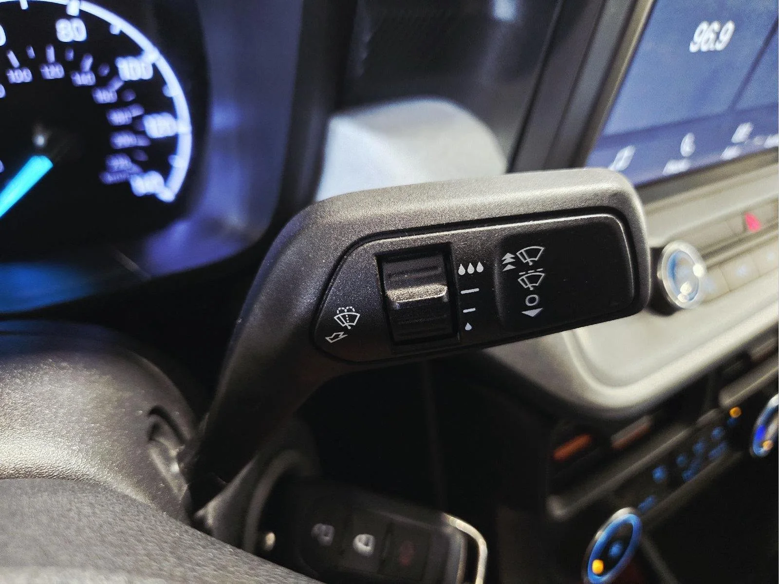 Used 2024 Cactus Gray Ford XLT image 24