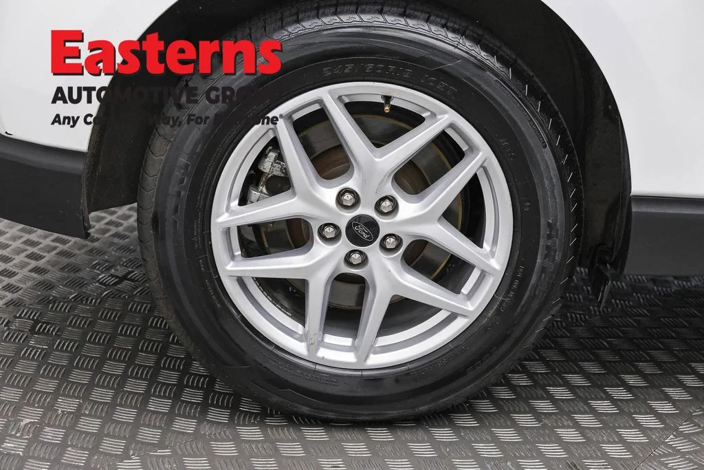 Used 2023 White Ford SEL image 29