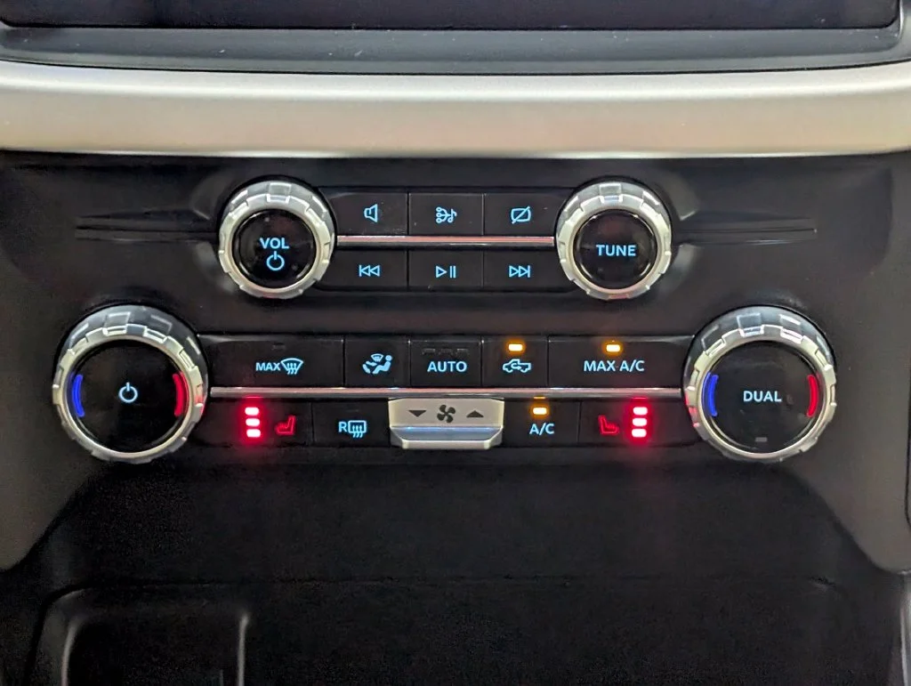 Certified Used 2023 Avalanche Ford XLT image 6