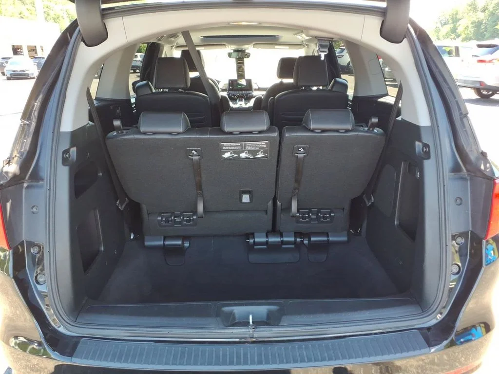 Used 2023 Black Honda EX-L image 24
