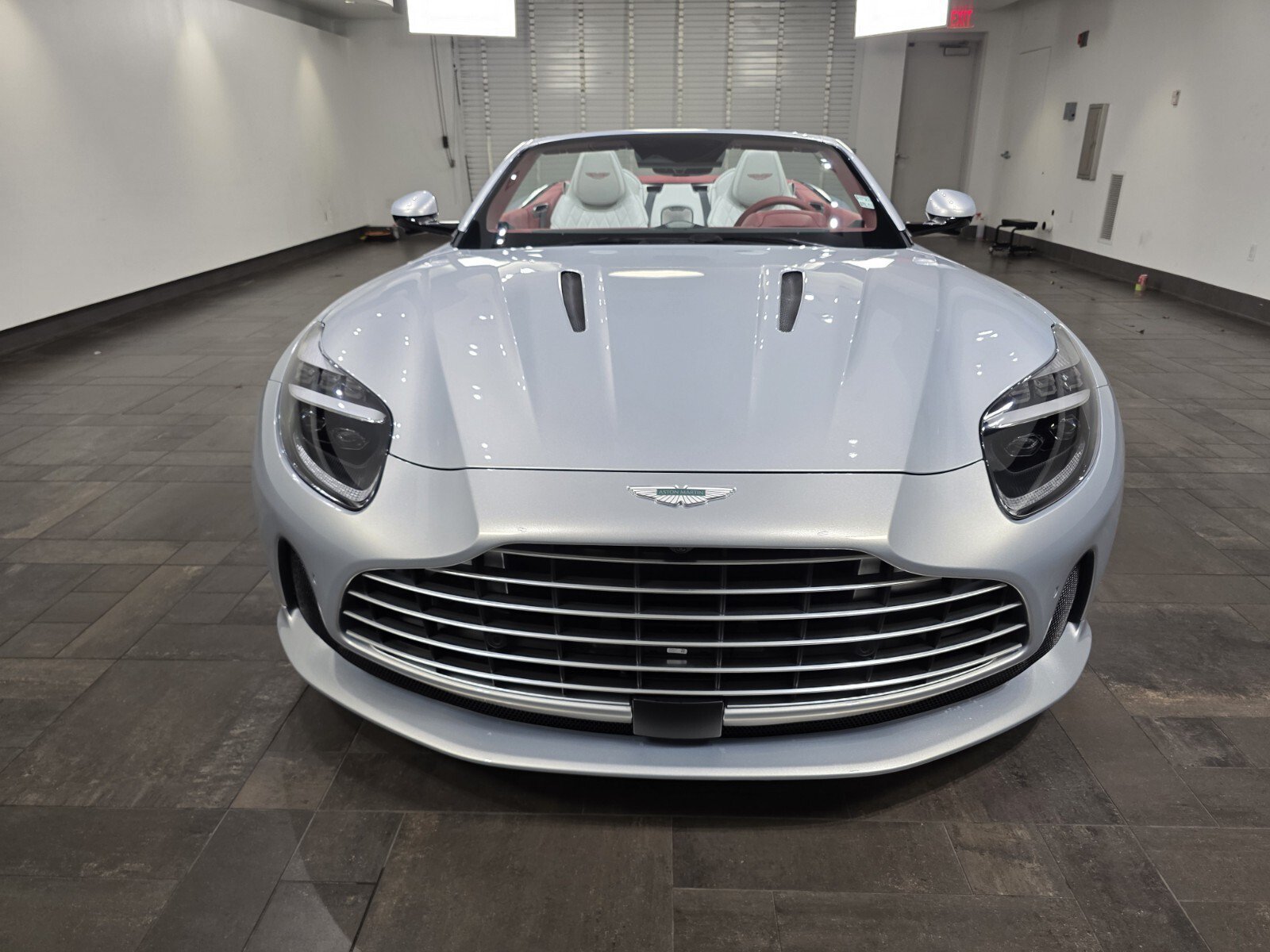 2026 Aston Martin DB12 Base - Photo 7