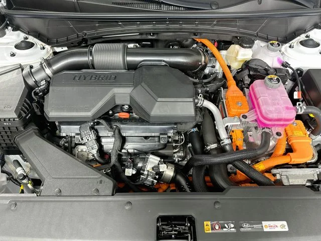 New 2026 Hyundai TUCSON HYBRID SEL