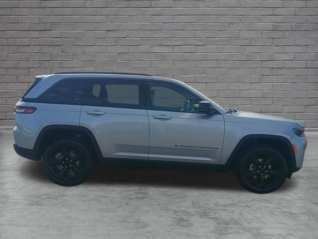 New 2026 Silver Zynith Jeep Limited image 9