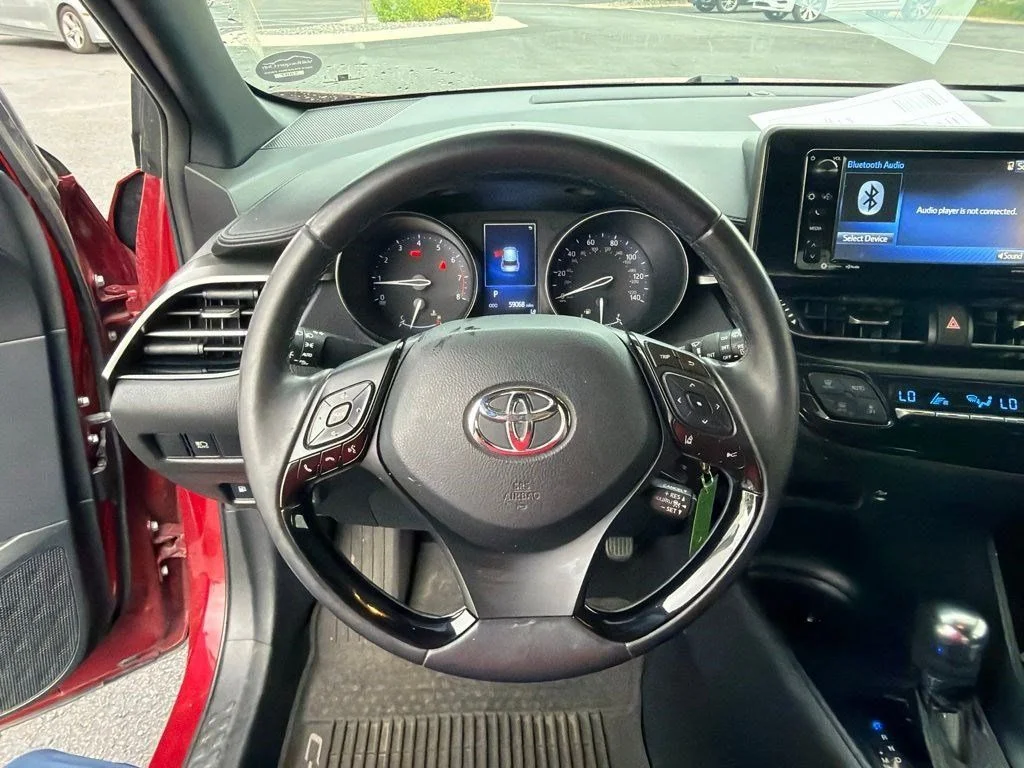 Used 2018 Red Toyota XLE image 13
