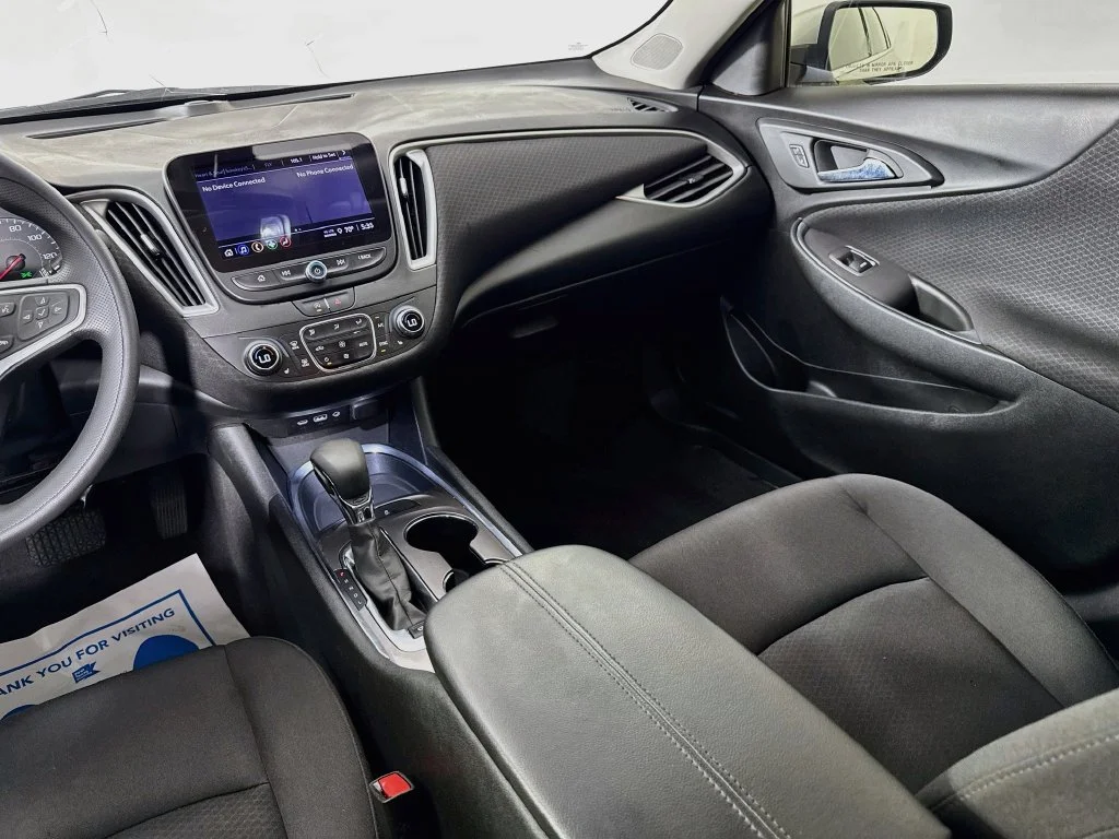 Used 2022 Silver Chevrolet LT image 27