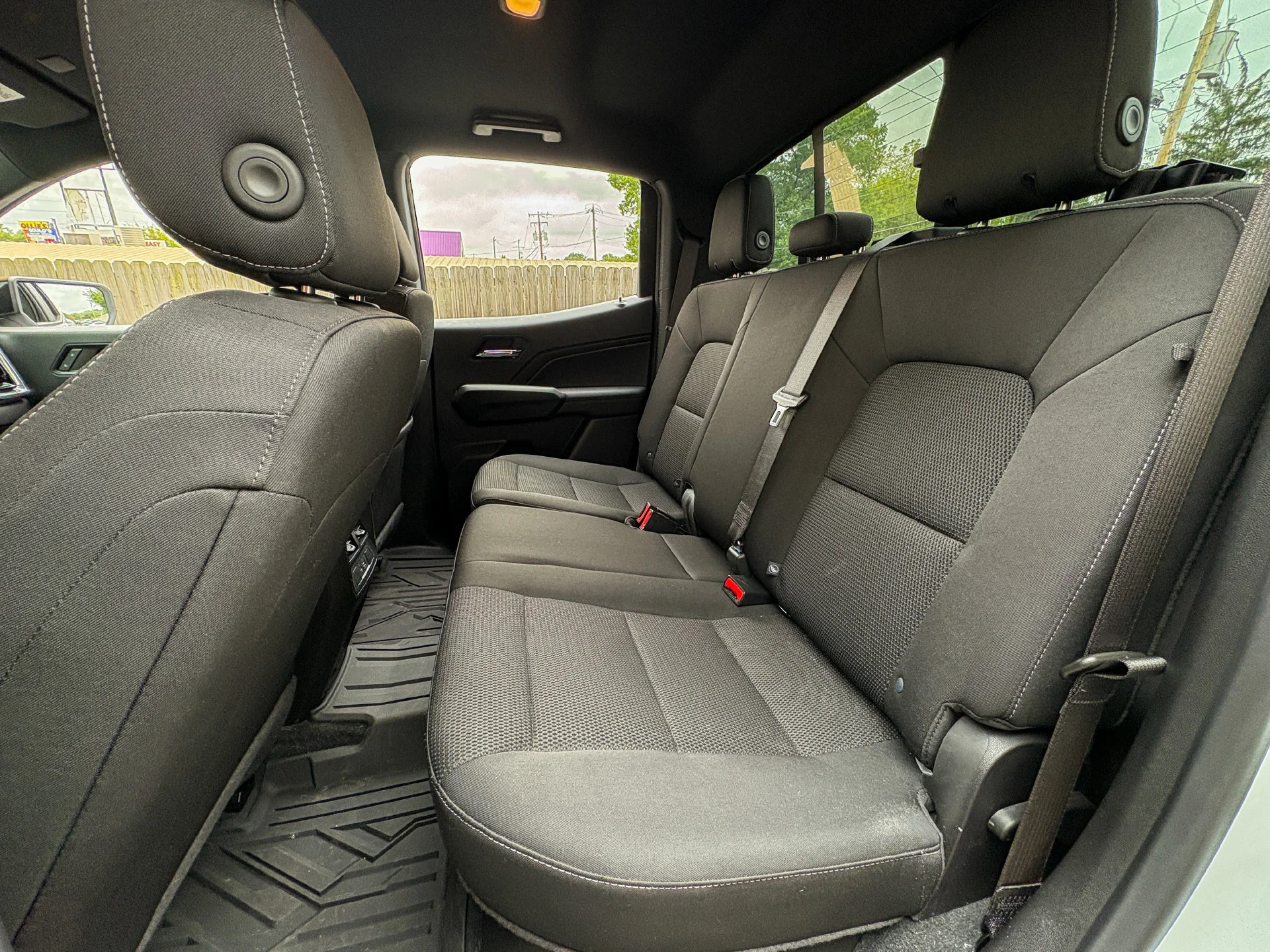 Used 2023 White GMC Elevation image 23