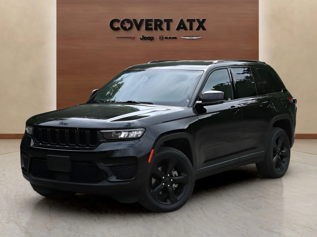 Used 2023 Black Jeep Altitude X image 1